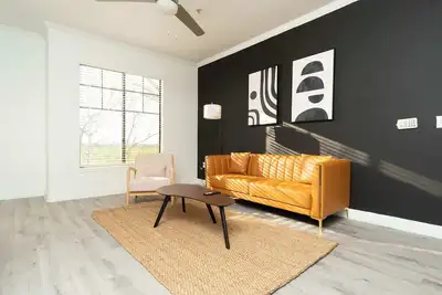 Image de Boulevard Stays 1br by Stadium Pool, Parking, Gym 04