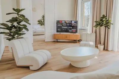 Image de Exclusive Suite Art Nouveau in the Philosophers Quarter - Spacious luxury apartm