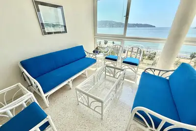 Image de Centrally located apartment with spectacular view of the bay of Acapulco.