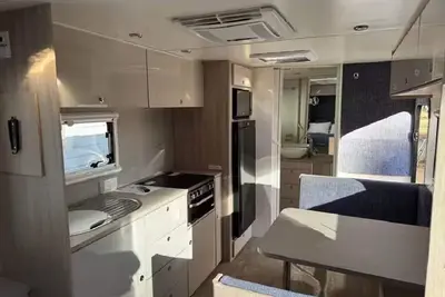 Image de Star Crafter - home on wheels\n\nCozy private studio with all the amenities