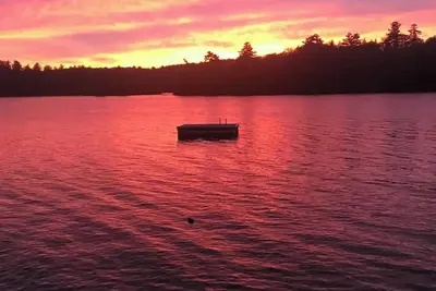 Image de Adorable 2-bedroom lake front house/camp with WiFi on Lake Maranacook, Readfield