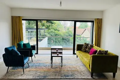 Image de Chic 2-bedroom apartment with gym, pool, and WiFi in marvelous Nairobi