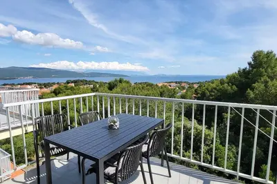 Image de Big Sea View apartment within walking distance of the old town, beach and shops