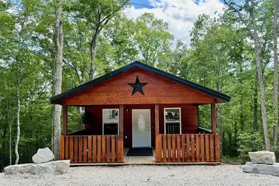 Image de Beautiful Cabin for 𝐁𝐢𝐠 𝐒𝐨𝐮𝐭𝐡 𝐅𝐨𝐫𝐤 Adventures! Peaceful, Comfortable Retreat…