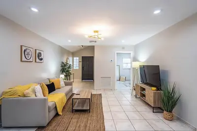 Image de Charming 2-bedroom house in Miami with WiFi and Ac