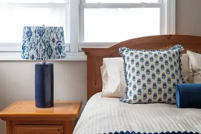 Image de Charming Retreat close to Wayzata Downtown - The Gilded Loon