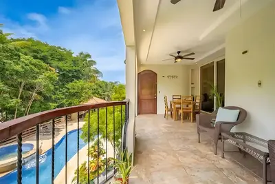 Image de Serene & Peaceful, Pool View, Short walk to beach