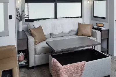 Image de Luxury Lakefront Retreat