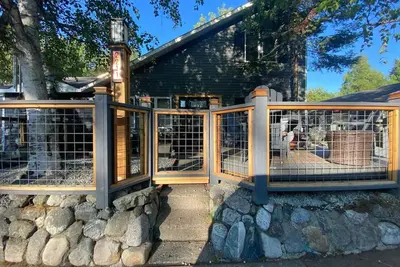 Image de Luxury Retreat on the Greenbelt / Private Home w/ Sauna & Yoga Studio&Fitness