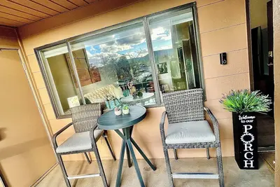 Image de Charming Red Rock Poolside Condo with WiFi, Ac in superb Sedona