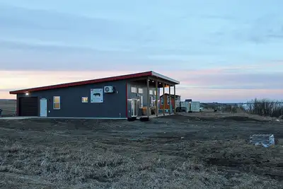 Image de Wishek Cottage: Lakefront Stay on Dry Lake, Nd - Beach, Sauna, Pontoon and More