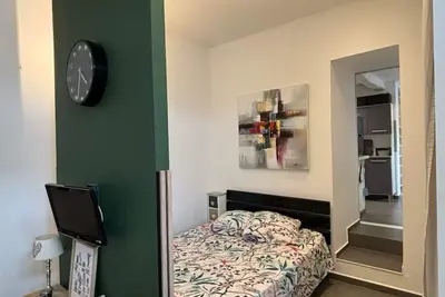 Charmant studio dans maison Corse typique, village agréable, à 15 min des plages