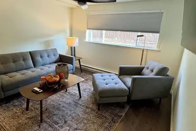 Image de Comfy 2br Retreat – Walk to Shops & Dining!