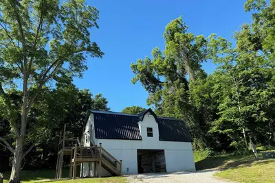 Image de Charming barn in Glasgow, modern amenities, private setting close to downtown
