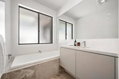 Image de Modern 4bdr 2bth Home