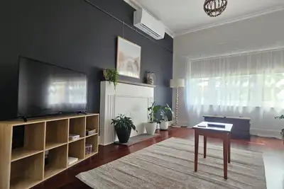 Image de Vintage Coastal Cottage