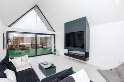 Image de Eclipse House: A Stylish Retreat with Luxe Interiors & Private Outdoor Space