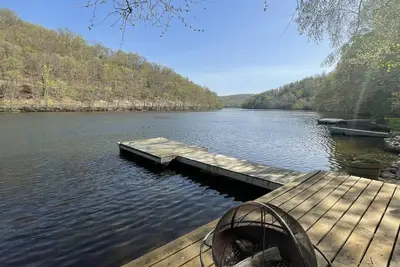 Image de Great Fall pricing! Magical Views & Peaceful Vibes; private dock, kayaks, firepit, office!