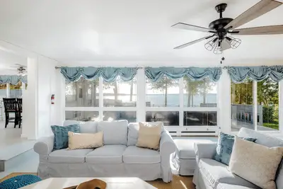 Image de Waterfront Rice Lake Sunset w/ Hot Tub