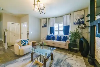 Image de Entire Home-Beautiful 4br, 3. 5ba Retreat in Ankeny, Iowa 2 King Beds, Fenced, Ac