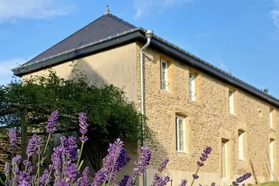 Image de Ancienne dépendance du château refaite à neuf en pleine campagne. 5 ch/10 pers