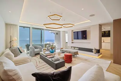 Image de Orquídea 2. 1 - A Luxurious Duplex in Persian Gardens, Puente Romano