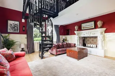 Image de Spectacular Victorian unique home