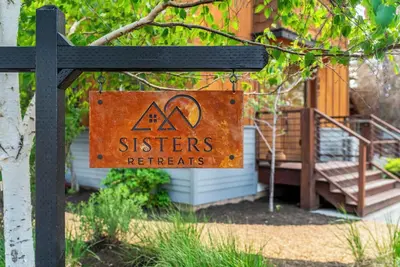 Image de Spacious retreat for reunions, friends, family, and business