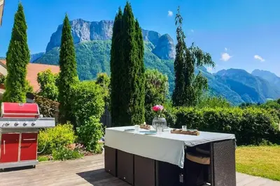 Image de Maison bord du lac d'Annecy, 25 mn de stations & aux pieds des montagnes