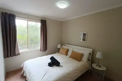 Image de Renovated 2b Unit Walking to Hospital