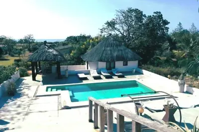Image de chambre d'hôtes pieds dans l'eau, 2 pers, piscine, accès privé direct plage-océan