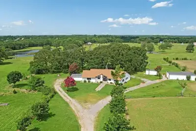 Image de Private Guest Suite + Zipline + Hot Tub + Starlink + Game Room-Near Lake Texoma