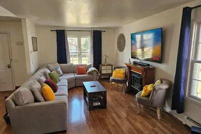 Image de 3-bedroom house in delightful Mastic with WiFi, Ac