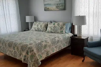 Image de Quiet great location 2 bedroom close to Portland Westbrook Condo summer rental