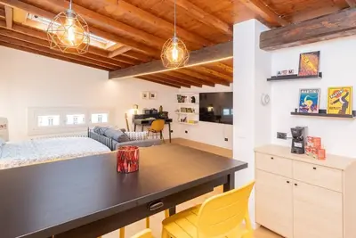 Image de Charming 1-bedroom apartment in awesome Bergamo with WiFi, Ac