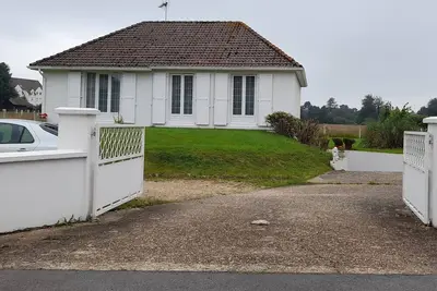 Image de Maison pour 6 personnes avec jardin, près d'Honfleur, petits chiens acceptés!