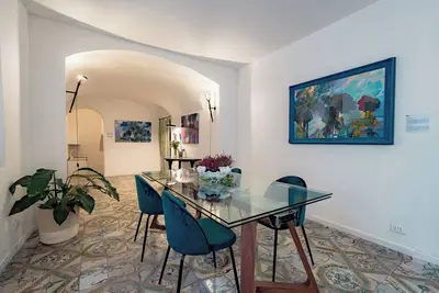 Image de The Prince's \"Casena\" - Historic home with a sea view