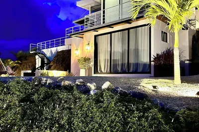 Image de Best Sunset view in Marbella, pool side!