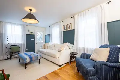 Image de Cozy 3-Bedroom Cape near Beach and Padanaram