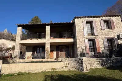 Image de Les Dessus Du Paradis\nBas de villa au calme, idéal pour les familles, les amis.