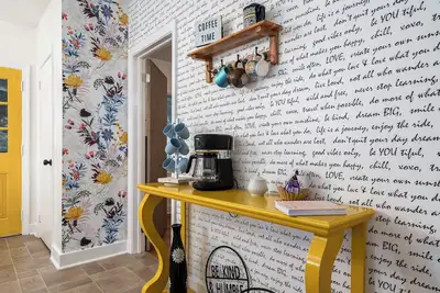 Image de Charming + Cozy 3-bedroom Carriage House with WiFi, Ac in wonderful Victor Ny