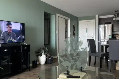 Image de 2-bedroom condo with WiFi, Ac   View of  water from deck   Pool