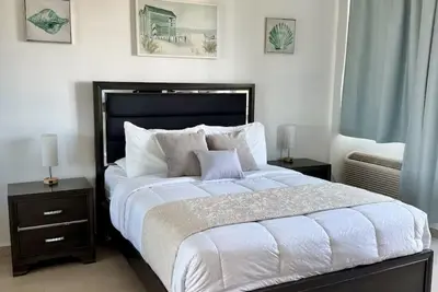 Image de Fully equipped apartment with kitchen, Wifi, Tv, Ac, 1 Queen bed + 1 sofa bed