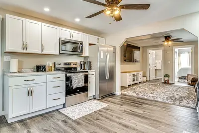 Image de 15 Mi to Summit Lake State Park: Updated Apt!