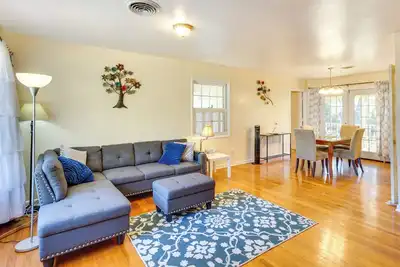 Image de 3 Mi to Dtwn: Home w/ Yard in Tallahassee