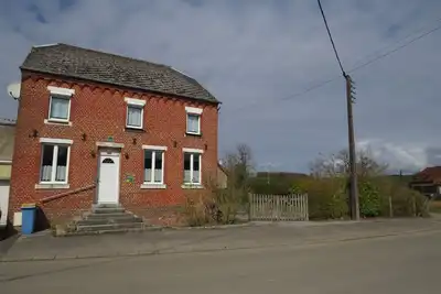 Image de Détente et Nature :Maison avec Billard, Bar et Accès Direct au Sentier Randonnée