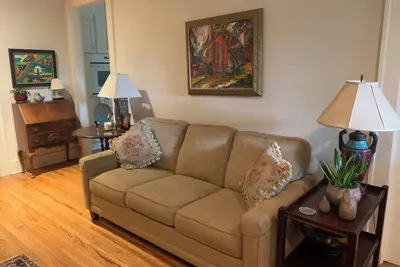 Image de 3-bdrm 3 bath house in Oxford right off the historic town square.