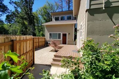 Image de Cozy 1-bedroom condo with WiFi, Ac, in Idleyld Park, views of North Umpqua River