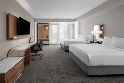 Image de Dive Into Your Dream Vacation! Outdoor Pool, Onsite Restaurant, Walk To Beach