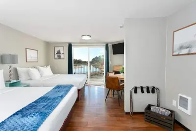 Image de Cottage with Sun Deck | Private Deck | Hot Tub